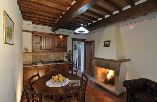 Camucia Maison | Apt dans une ferme du 19ᵉ siècle près de Cortona, piscine, jardin et belles vues