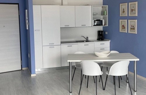 Stresa Appartement | Apt climatisé à Stresa, superbe vue sur le lac, balcon, WiFi, garage et jardin