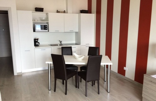 Stresa Appartement | Apt climatisé à Stresa, superbe vue sur le lac, balcon, WiFi, garage et jardin