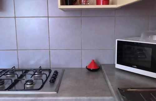 Compreignac Appartement | Apt indépendant mauve /terrasse /parking/5 km des activités du lac de ST PARDOUX