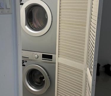 Kingston Appartement | Apt Near Devon - Kingston- POOL- B306 FIWI