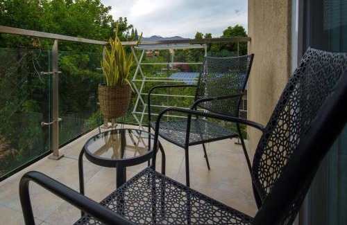 Kingston Appartement | Apt Near Devon - Kingston- POOL- B306 FIWI