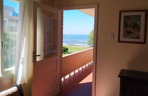 Torres Appartement | Apt de 3 chambres à coucher, 1 bloc de la mer, avec balcon et vue sur la mer, à Prainha.