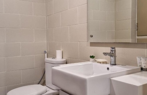 Ragunan Appartement | Apt Pejaten Park 1BR Latte w/Netflix