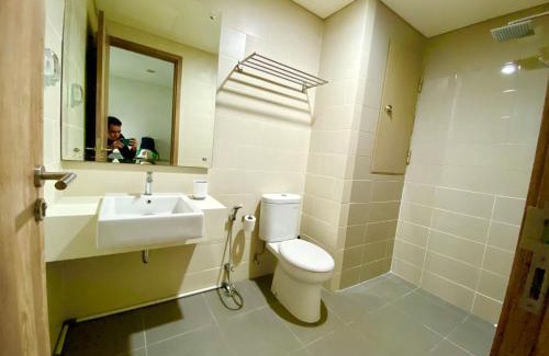 Ragunan Appartement | Apt Pejaten Park Residence 1 BR Dewa with Pool & Netflix by Damaresa