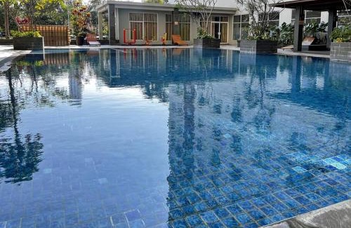 Cileunyi Appartement | Apt Pinewood 2BR with Pool n Wi-Fi by 2ndHome