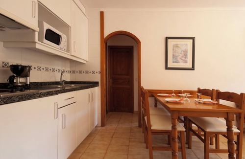 Cala San Vicente Maison | Apt. Roble with balcony, communal pool, close to the beach 300 m, Wifi