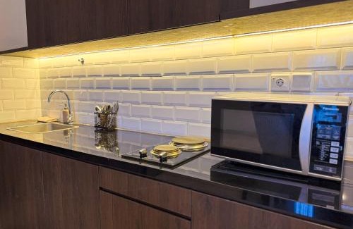 Jakarta Appartement | Apt Sudirman Suite 3BR With Infinity Pool & Netflix by Damaresa