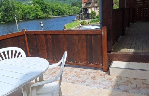 Beaulieu-sur-Dordogne Appartement | Apt T3 65 m2 facing the Dordogne with garage