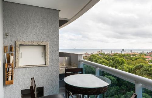 Centro Appartement | Apto com varanda e churrasq 500m da praia RML605