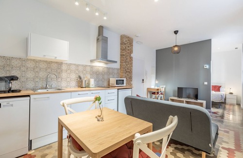 La Petxina Appartement | ☙ Apt. with Antique Floor & lots of Sun Light ❧