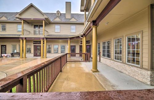 Clear Lake Shores Appartement | Apt with Balconies - Steps to Kemah Boardwalk!