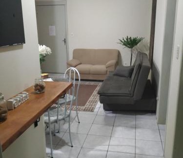 Simoes Lopes Appartement | Apto 2 quartos, cond fechado, com vaga, 4º andar por escadas
