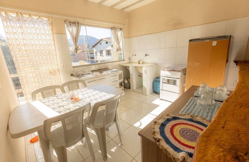 Pereque Appartement | Apto c/Wi-fi, garagem e vista das montanhas