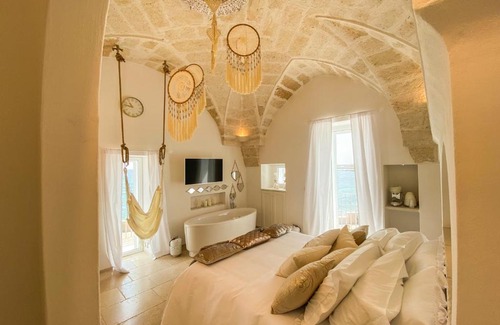 Savelletri Lit Et Petit-Déjeuner | Apulia Charming Suites - Suite Corallo con vista mare e hot Jacuzzi