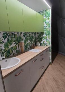 Mucharz Autre | Aqua Glamp
