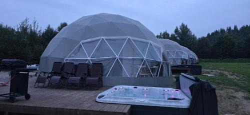 Mucharz Autre | Aqua Glamp
