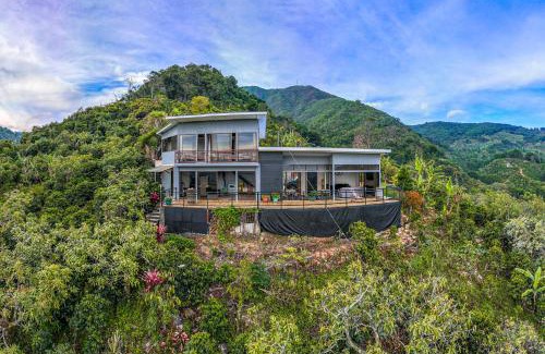 Santa Cruz de Leon Cortes Maison | Aqua Tarrazu