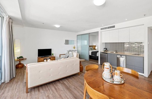 Cairns Central Business District Appartement | Aqua Vista at Harbour Lights Poolside Panorama