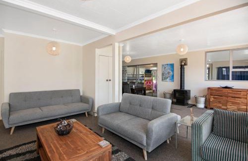 Moetapu Bay Maison | Aquamarine Dreams - Marlborough Holiday Home