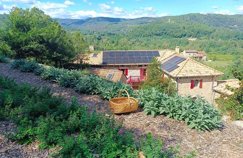 Gravieres Cottage | AquaTerraSilva : Gîte Tilleul au bord du Chassezac