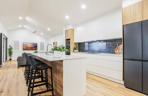 Agnes Water Maison | Aquatic Abode - stunning new 4 bedroom with air con & pool.