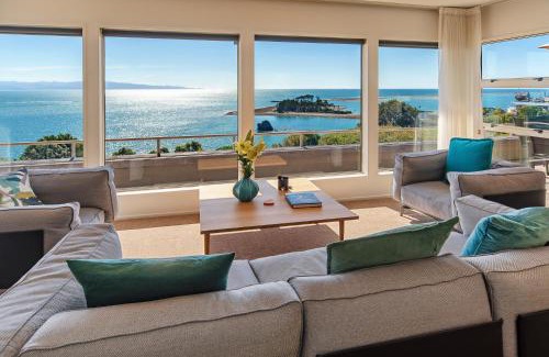 Britannia Heights Maison | Aquavista - Beautiful Views over Tasman Bay