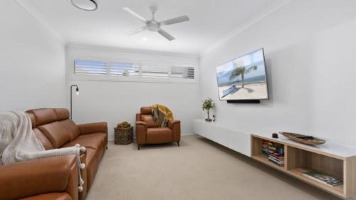 Banksia Beach Maison | Aquila - Majesty and Elegance