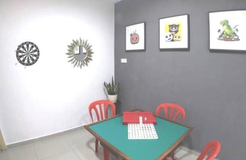 Kampung Ayer Meleleh Maison | Arang Homestay14pax 4room(BBQ)(Kbox)Near to Beach