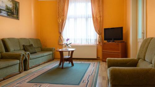 Tallya Maison | Aranynap Vendégház és Borászat