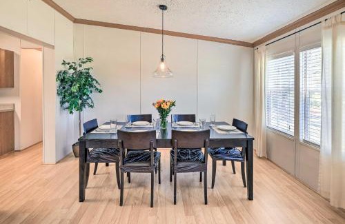 Minnesott Beach Maison | Arapahoe Home with Fireplace Near Deer Hunting