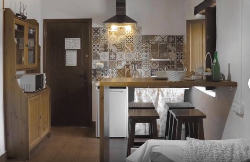 Deba Appartement | 'Arbil' Studio with Mountain Views, Private Garden and Wi-Fi