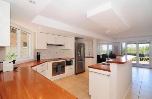 Vincentia Maison | Arcadia - large 4BR beach home & optional studio