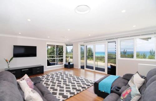 Vincentia Maison | Arcadia - large 4BR beach home & optional studio