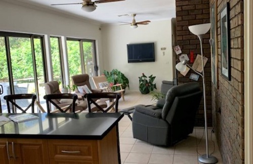 Nicholson Maison | Arcadia - Rural Paradise with large indoor solar heated pool. Pet friendly.