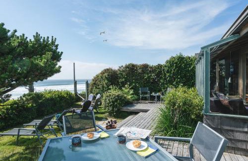 Arch Cape Maison | Arch Cape Escape by AvantStay Sensational Clift Top Home w Pacific Ocean Views