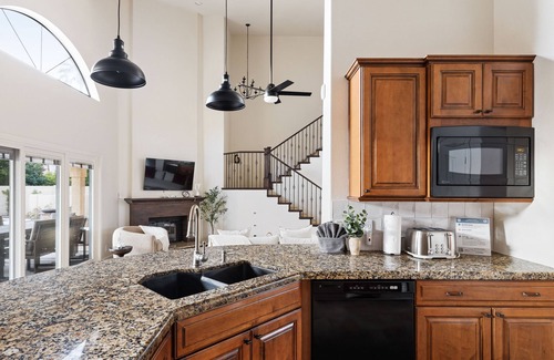 Arabian Views Maison | Arch Views | Beautifully designed home with swimming, pool table and more!