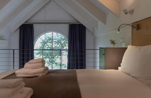 Stellenbosch Appartement | Arch Window garden apartment