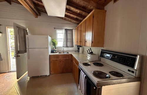 Kings County Cabine | Archie's Lakeside Cabin