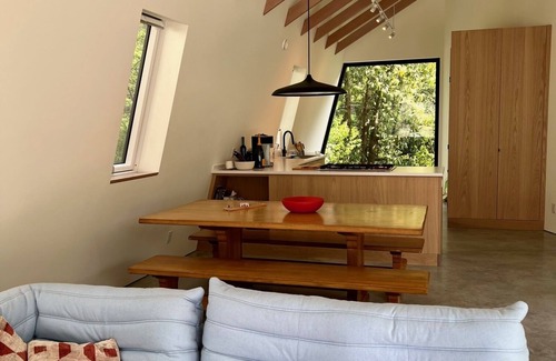 Roberts Creek Maison | Architect designed rustic modernist home 5 min walk to beach and cafe