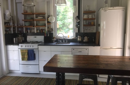 Pender Island Cottage | Cabane d'architecte dans les bois, île Pender