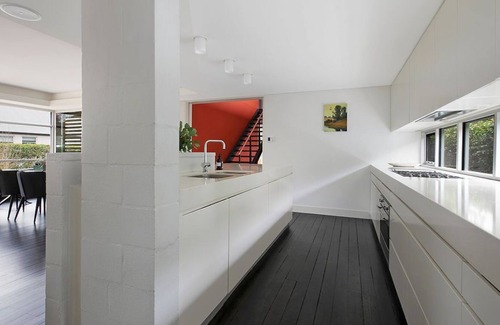 Burrawang Maison | Architect designed contemporary home in the heart of Burrawang Village