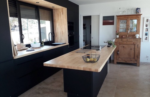 Mondragon Maison | Maison d'architecte neuve dans lotissement, sans vis à vis, avec vue et piscine