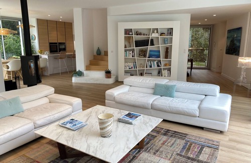 Bouliac Villa | Architect-designed house with pool 10 minutes from Bordeaux in prime location
