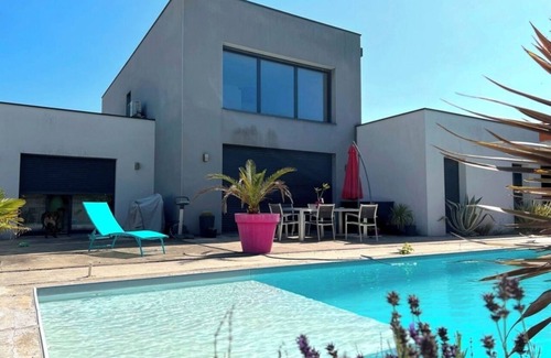 Saintes Villa | Villa d'architecte avec piscine chauffée proche de la Charente et plages 4 pers