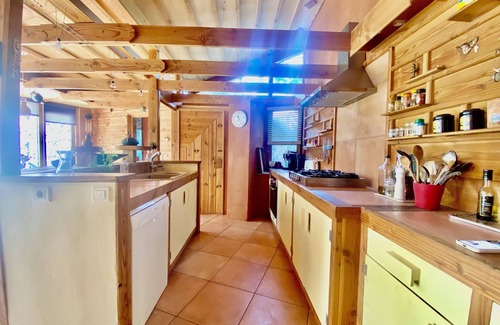Celles Maison | Maison d'architecte en bois à 2 minutes à pieds des plages du lac Salagou