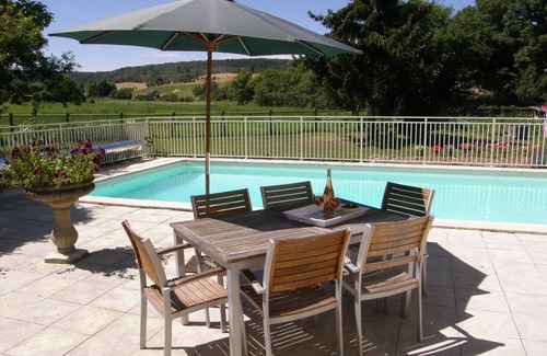 Cirfontaines-en-Azois Maison | Conversion de grange conçue par un architecte avec piscine chauffée, bordures champagne / bourgogne