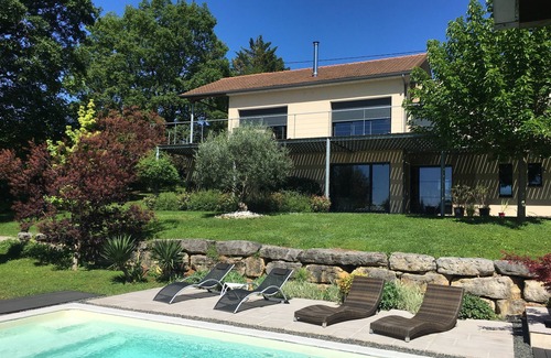 Villeneuve d'Aveyron Maison | Maison d'architecte avec terrasses et piscine extérieure proche village médiéval