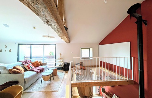 Monnieres Maison | Architect loft with private Jacuzzi - Home cinema - large hammock