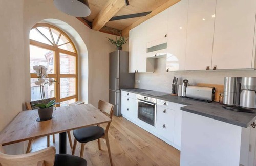Buhlau Maison | Architect's apartment: fireplace+whirlpool+sauna